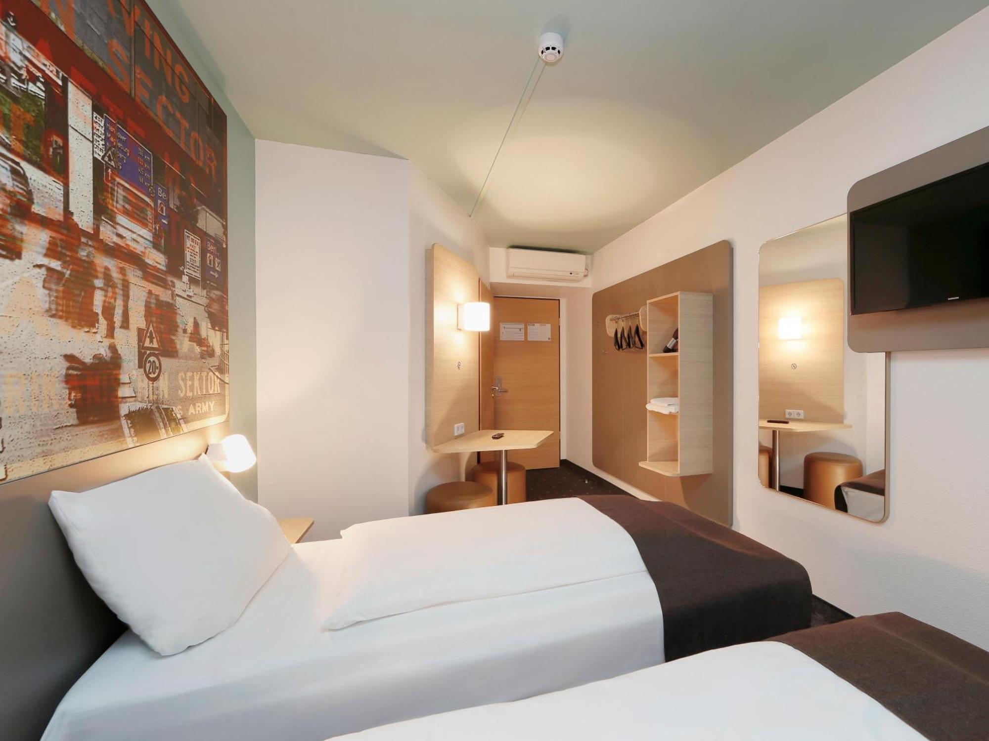 B&B Hotel Berlin-Dreilinden Kleinmachnow Bagian luar foto