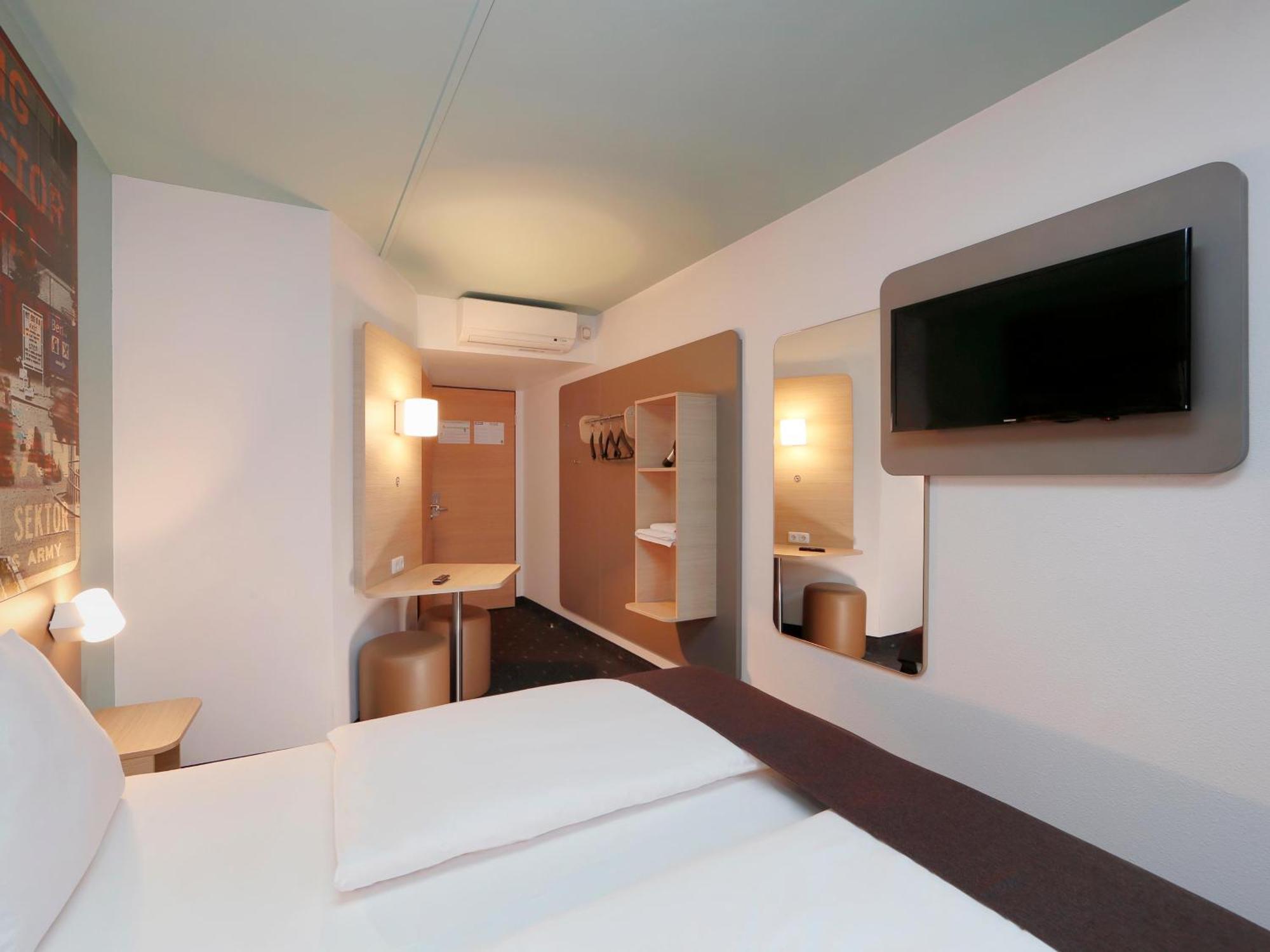 B&B Hotel Berlin-Dreilinden Kleinmachnow Bagian luar foto