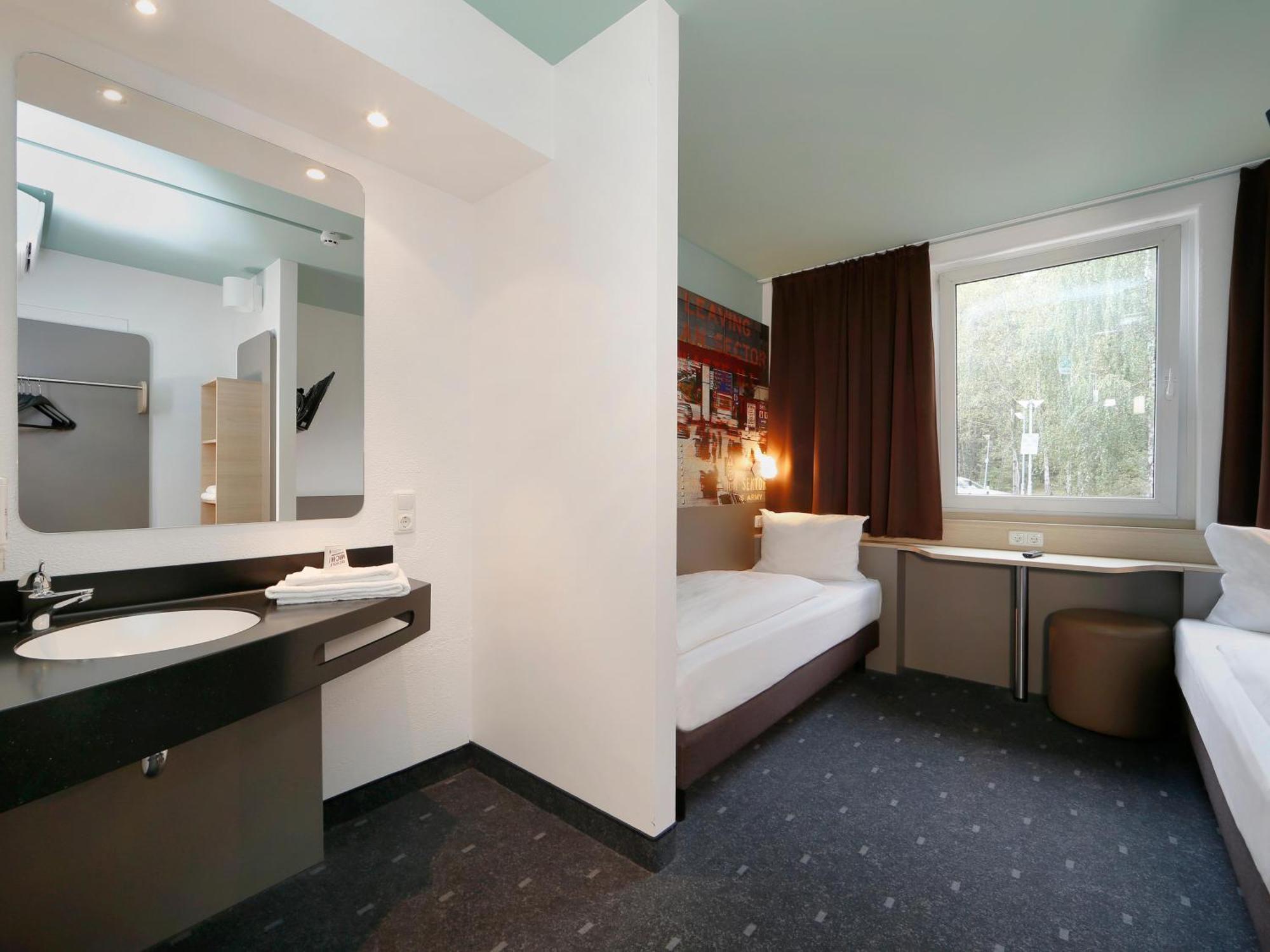 B&B Hotel Berlin-Dreilinden Kleinmachnow Bagian luar foto