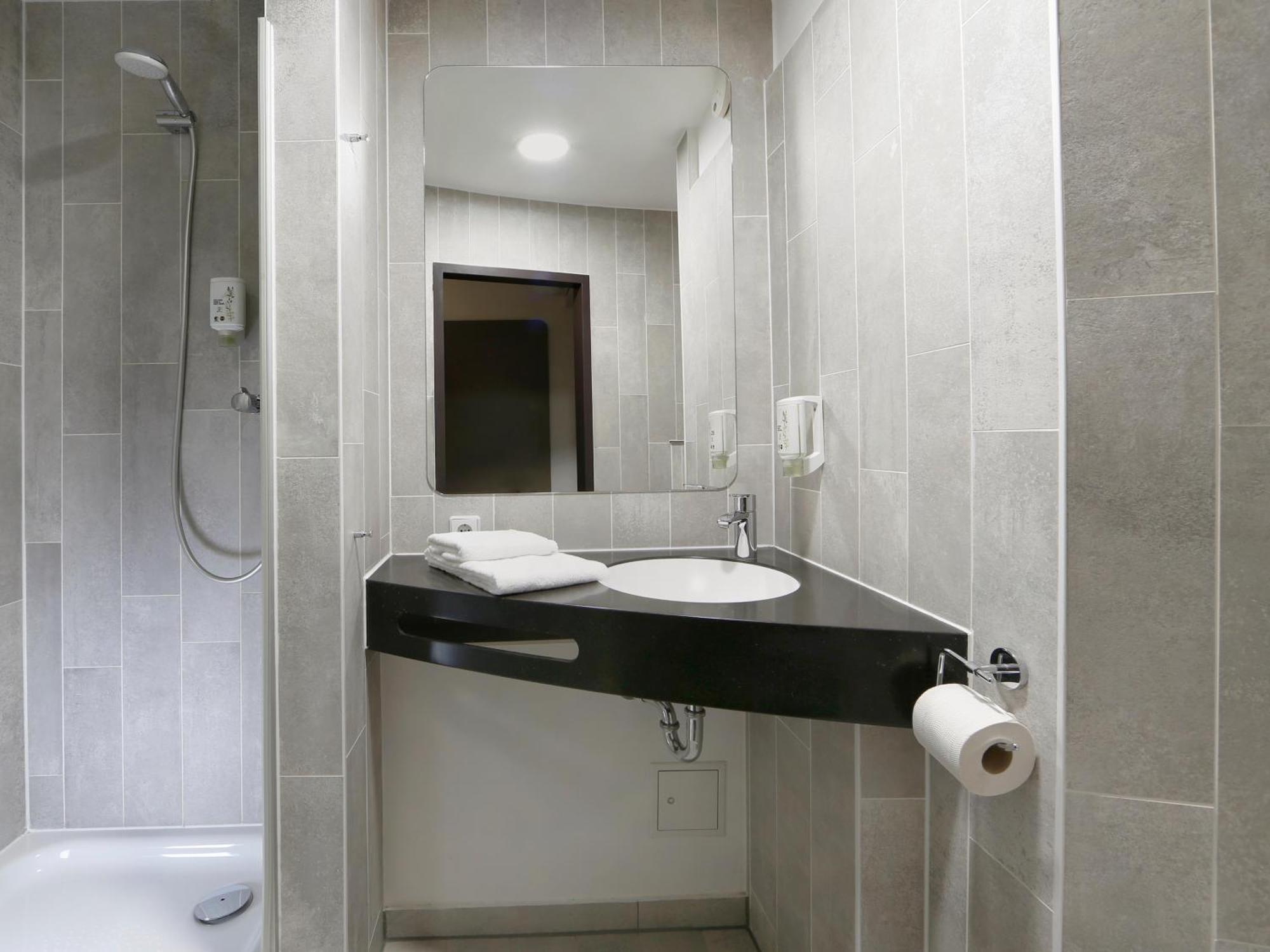 B&B Hotel Berlin-Dreilinden Kleinmachnow Bagian luar foto