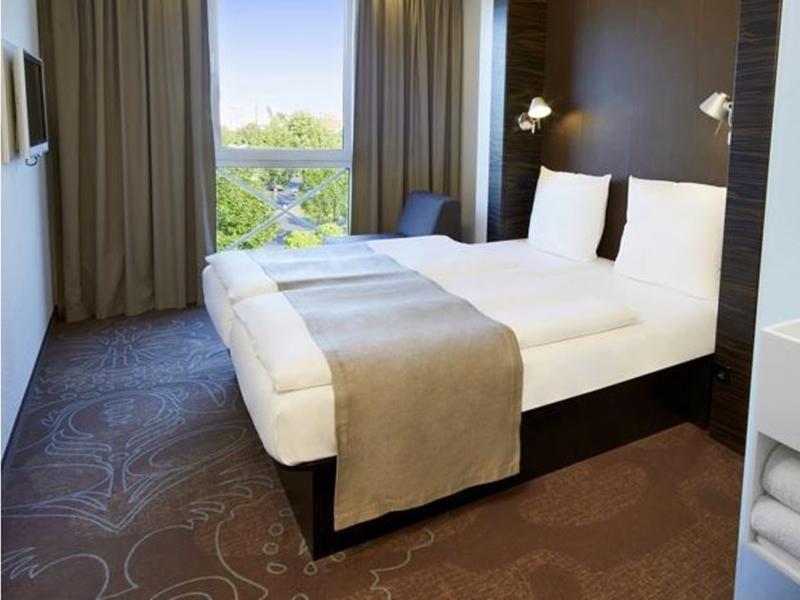 B&B Hotel Berlin-Dreilinden Kleinmachnow Bagian luar foto