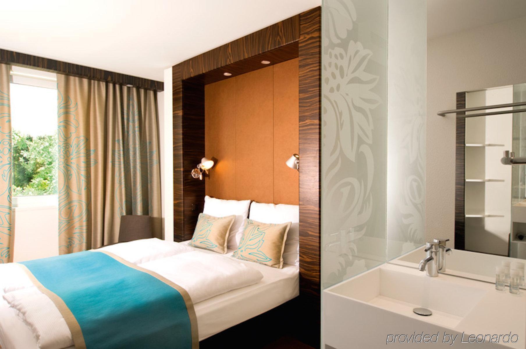 B&B Hotel Berlin-Dreilinden Kleinmachnow Bagian luar foto